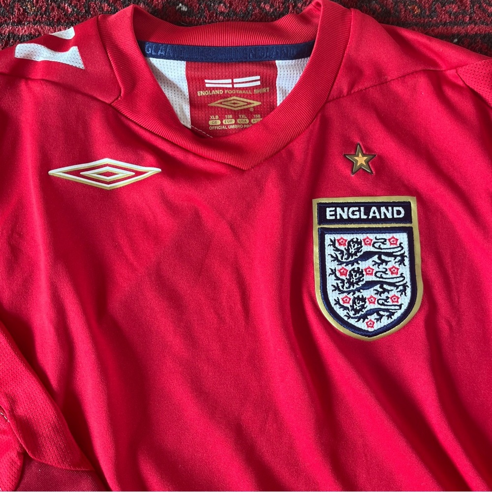 Official England Football Shirt Size Youth XL Red Umbro